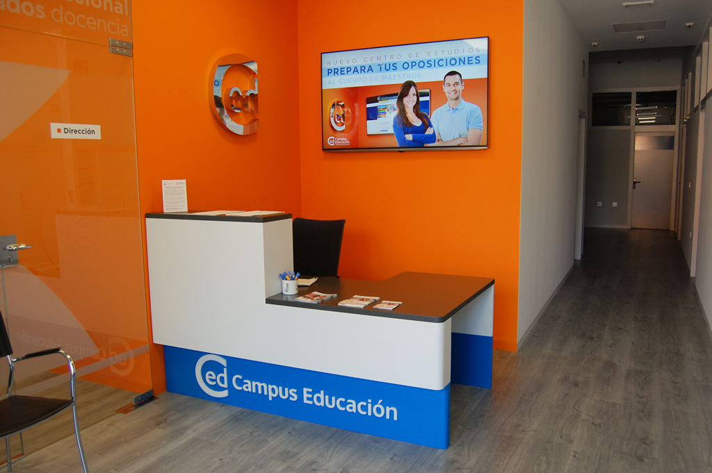 Recepción Centro de Estudios Campus Educación